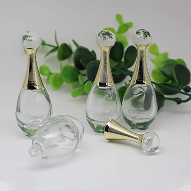 ขวดเครื่องสำอางทรงหยดน้ำ ขวดน้ำหอม ขวดแก้วสเปรย์ 5ml 